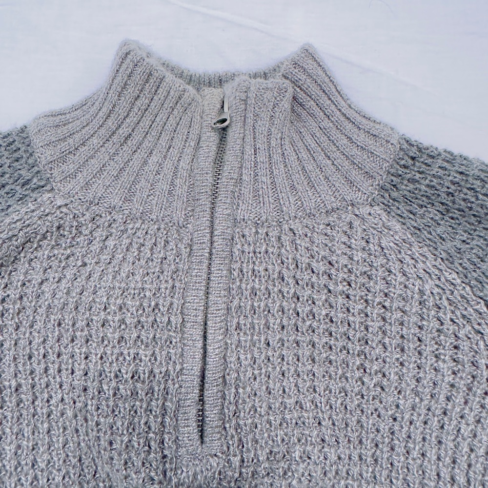 Aeropostale Gray 1/4 Zip Up Sweater‎ Classic Knit Design Mens size large (D103) - Picture 3 of 6